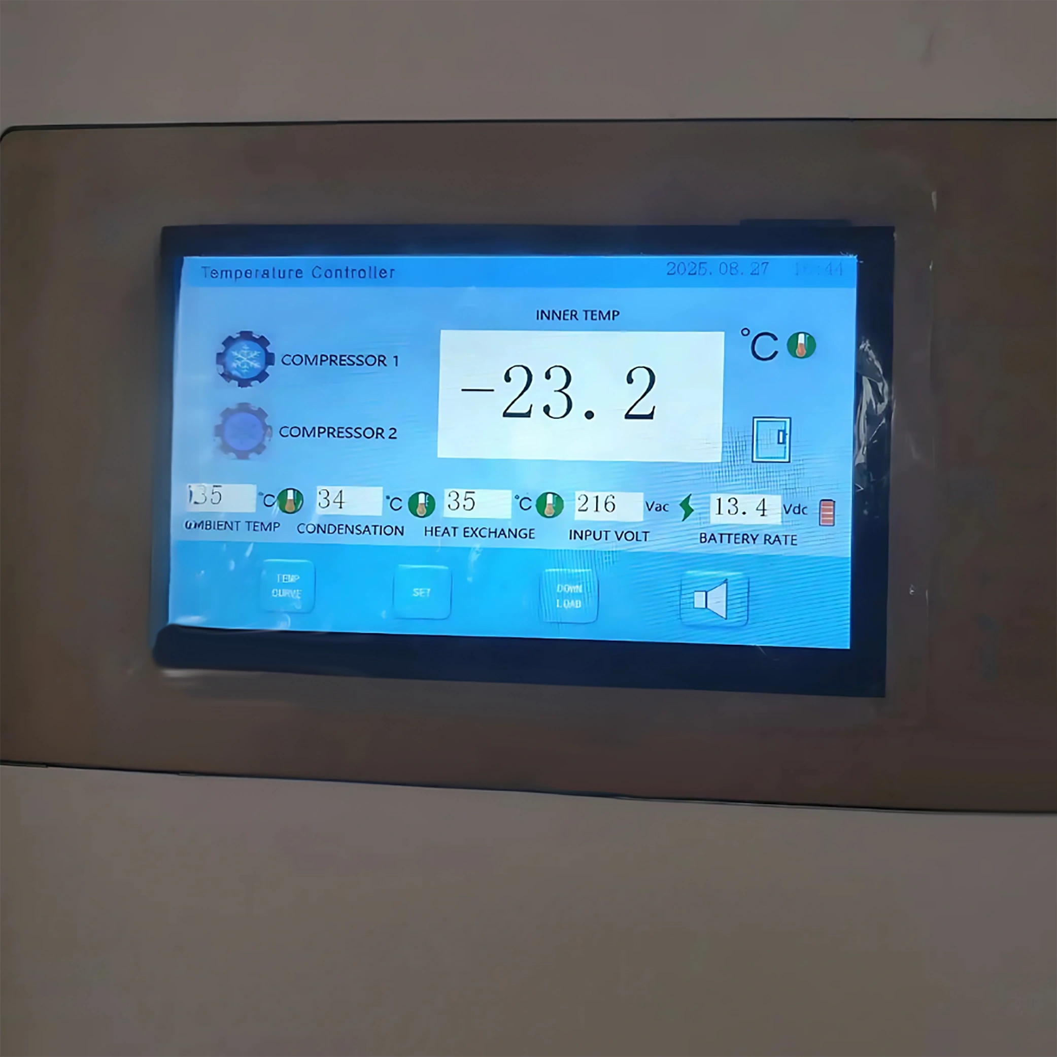 -86 °C Ultra Low-Temperature Upright Freezer LUF-J10 ( Close view )